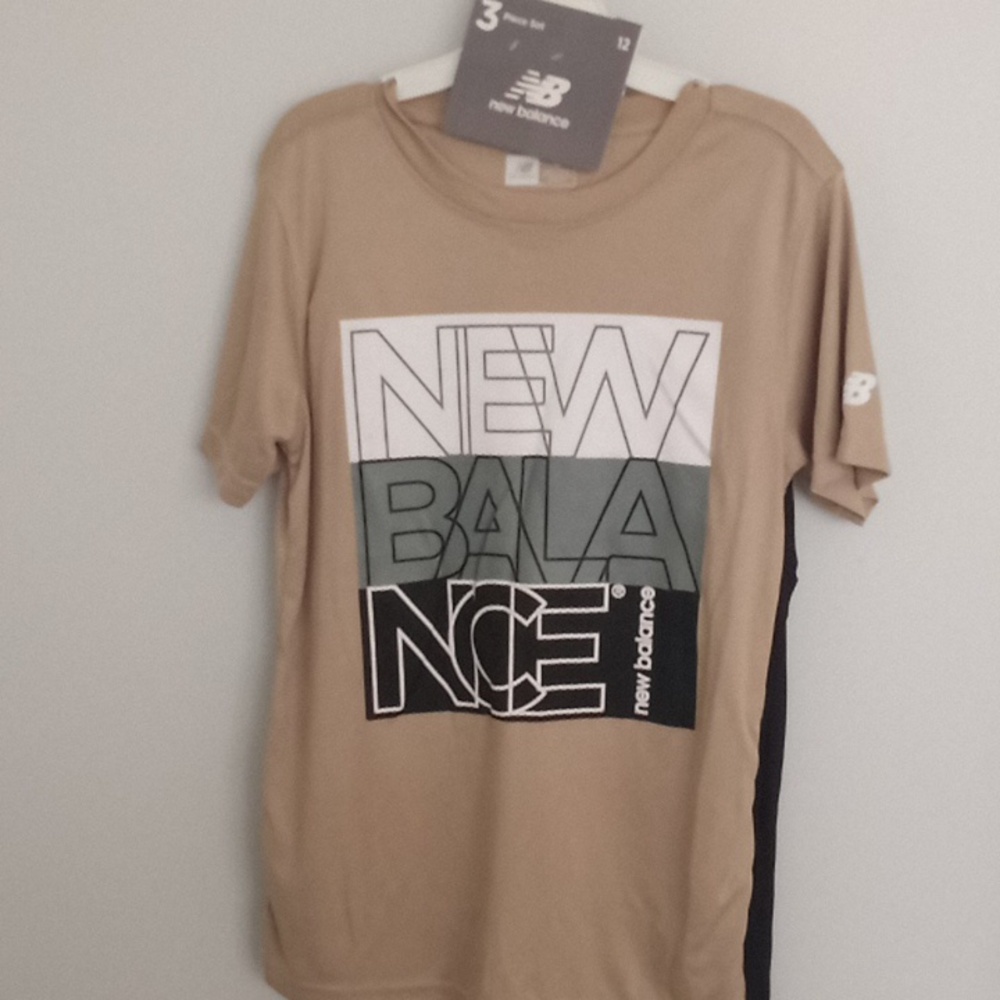 NEW Balance 3piece short set with wick control size 12